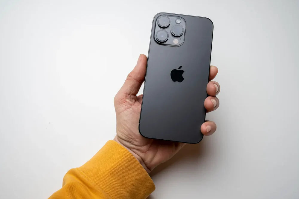 Bli iPhone 16 Pro (Me keste ose Cash)